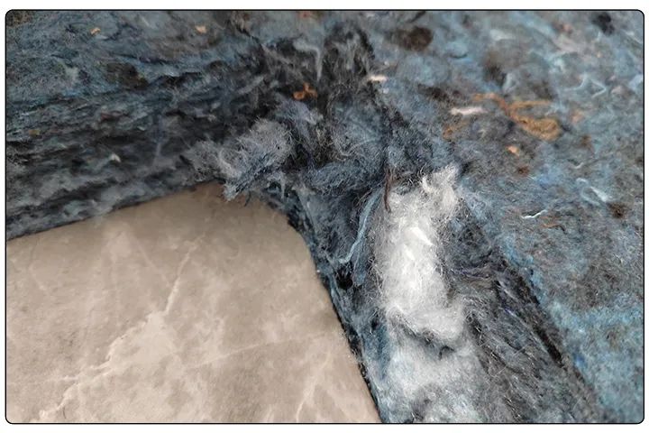 回收棉制汽車蓋板“氣味太大”？測試噴霧除臭效果！