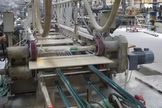 陶瓷廠異味大、被投訴，潔匠現(xiàn)場抽取廢氣做檢測、研制有效除臭劑！