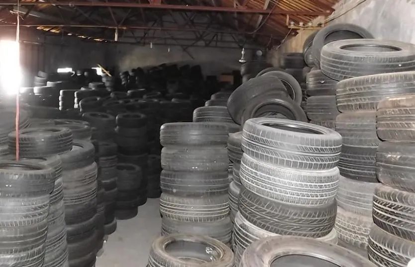 潔匠凈化·的凈工業(yè)除臭劑_廢舊輪胎煉油廢氣污染，車間惡臭問題可利用潔匠凈化除臭劑解決