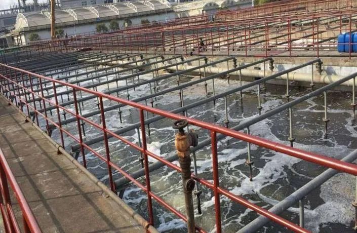 化工廠污水、污泥“臭氣熏天”遭投訴，該如何解決？